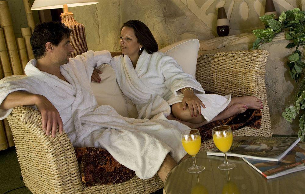Tlh Carlton Hotel And Spa - Tlh Leisure And Entertainment Resort Торки Екстериор снимка